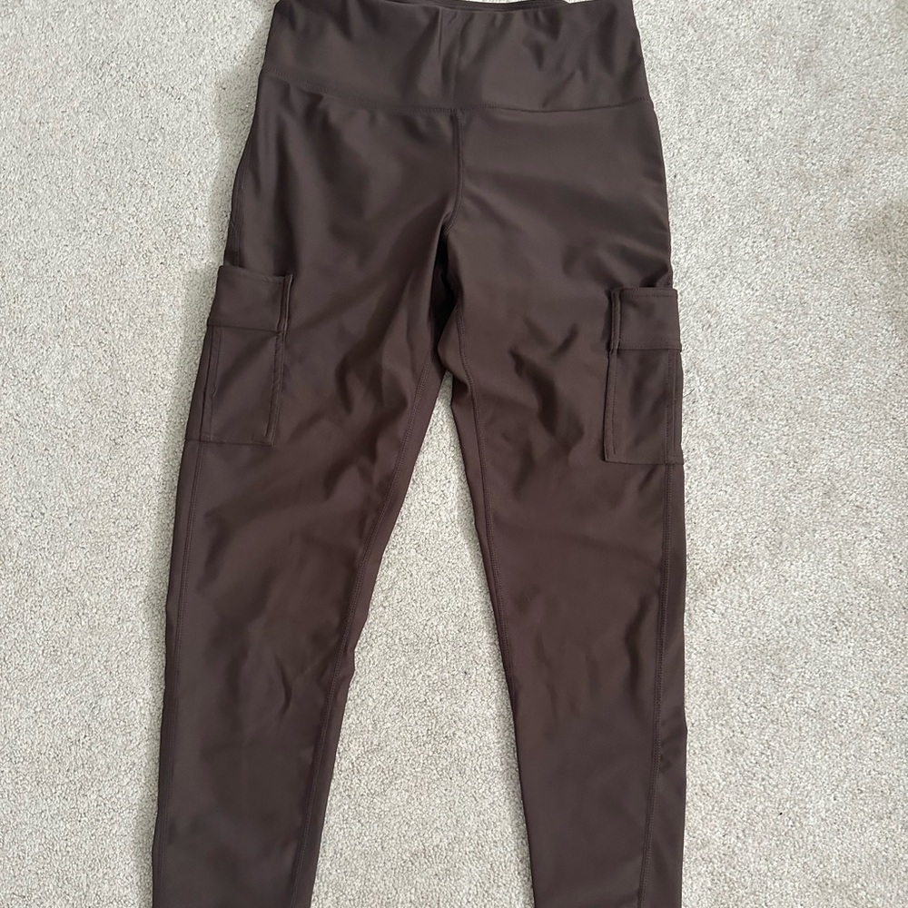 Side pocket workout pants